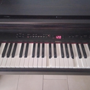 Roland HP-330 - Piano numérique