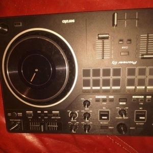 Pioneer DDJ-REV1