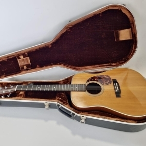 Martin D-28 Natural 1975