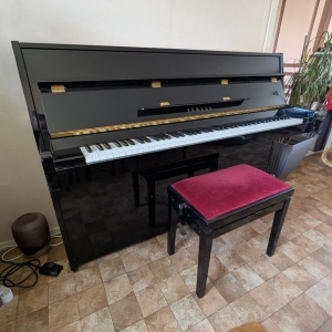 Yamaha C108 Piano droit noir