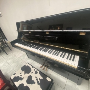 Yamaha piano droit