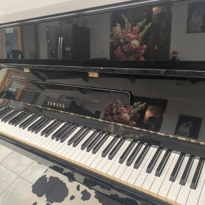 Yamaha piano droit