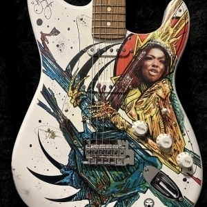 Fender stratocaster signée par Malina Moye et Druillet