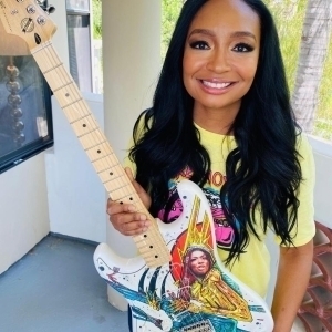 Fender stratocaster signée par Malina Moye et Druillet