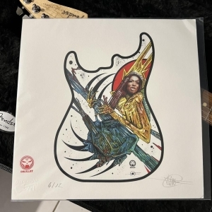 Fender stratocaster signée par Malina Moye et Druillet