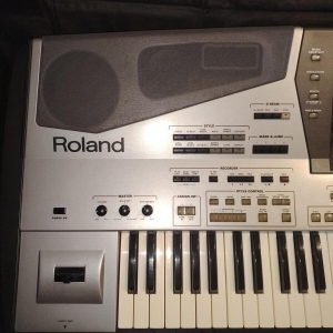 Roland e80