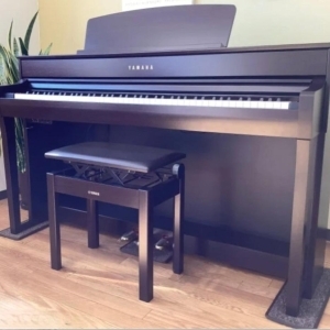 Yamaha Clavinova CLP-745R