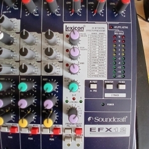 Soundcraft efx12 - Table de mixage