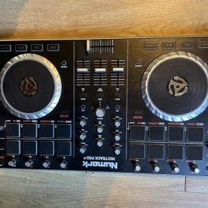 Numark Mixtrack Pro 2 - Platine DJ