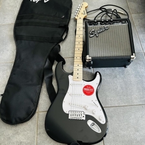 Stratocaster Sonic Pack MN Black - guitare + ampli + housse