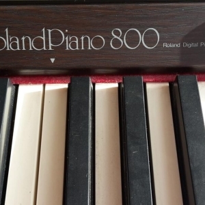 Piano numerique Roland 800