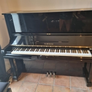 Yamaha U3 piano droit  (pédale tonale)