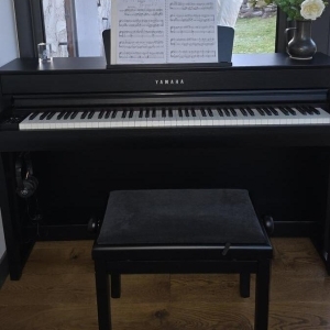 Yamaha Clavinova CLP-735