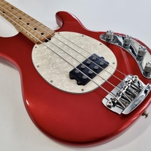 Music Man Stingray 4 Radiance Rouge Édition Limitée 2004