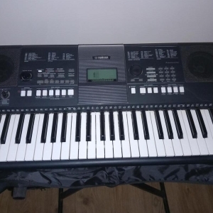 Yamaha PSR E-423