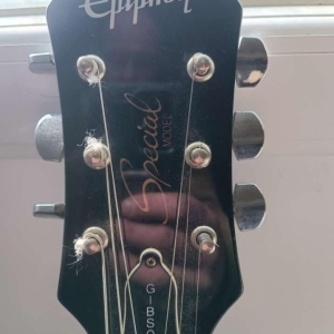 Epiphone Les Paul + Ampli line 6 Spider IV 15 watts