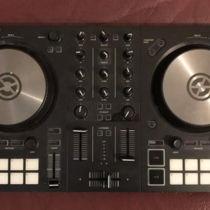 NI Traktor Kontrol S2