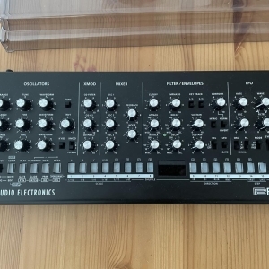 Roland SE-02 et decksaver