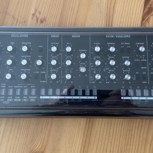 Roland SE-02 et decksaver