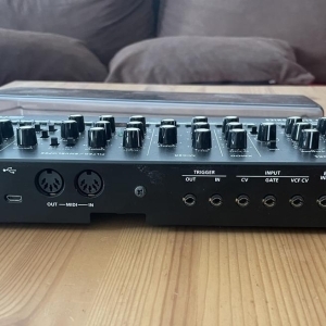 Roland SE-02 et decksaver