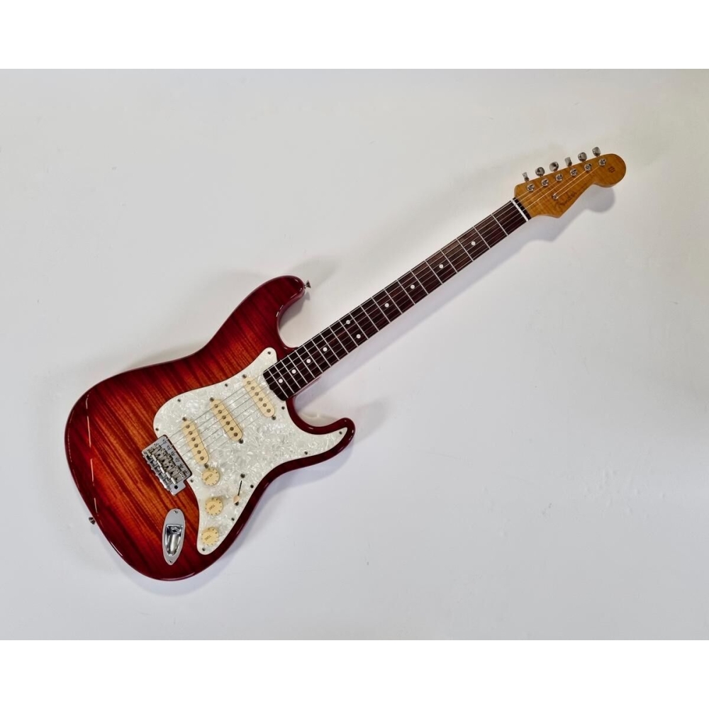 Fender Stratocaster ST-62 made in Japan 1994 Cherry Sunburst