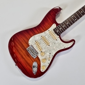 Fender Stratocaster ST-62 made in Japan 1994 Cherry Sunburst