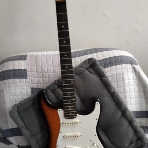 Guitare électrique gaucher