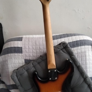 Guitare électrique gaucher